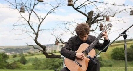 Udemy Classical Guitar Method For Absolute Beginners Part 1 TUTORiAL